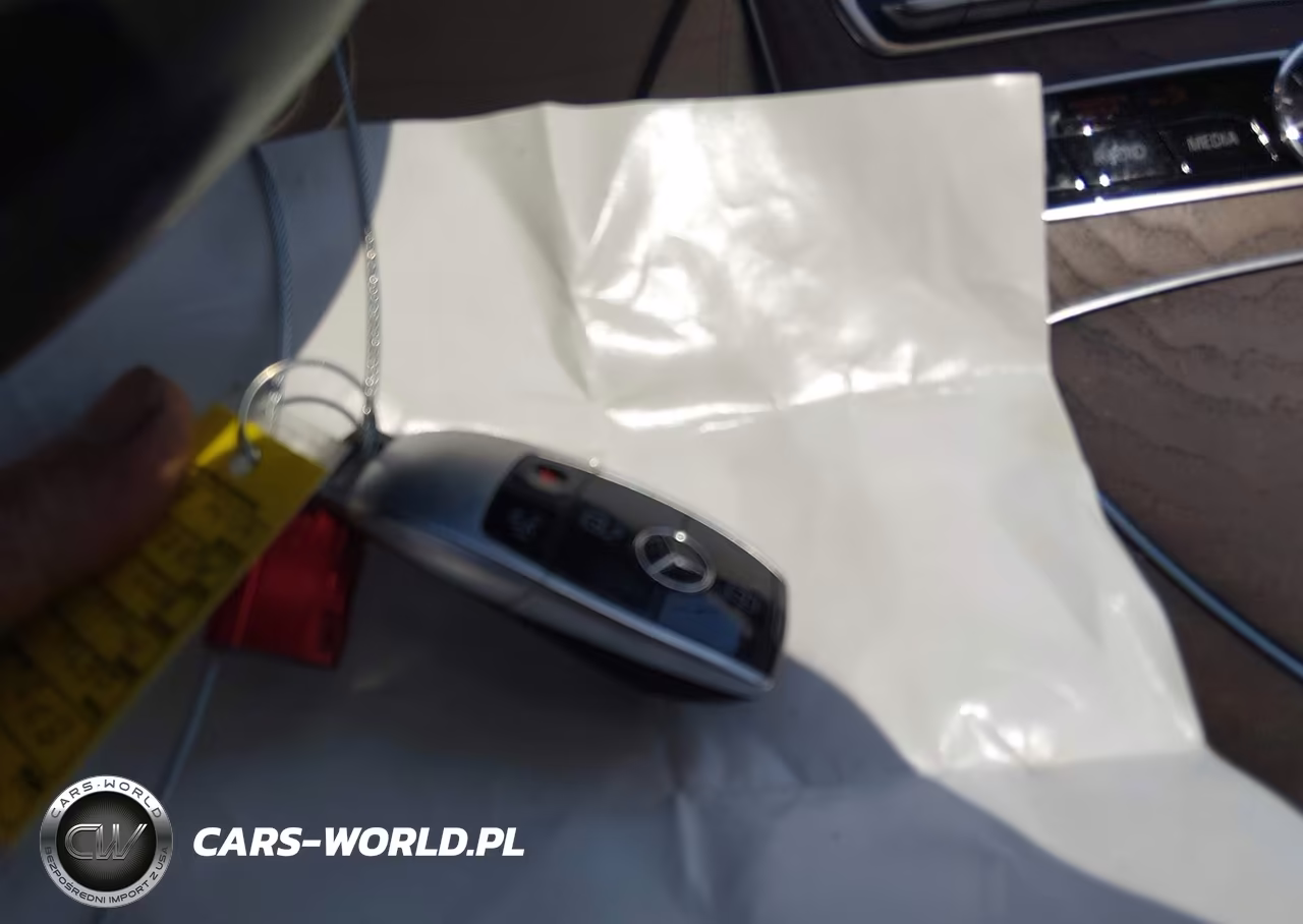 2020 Mercedes-Benz E 350 4Matic VIN:WDDZF8EB9LA748572 - 11