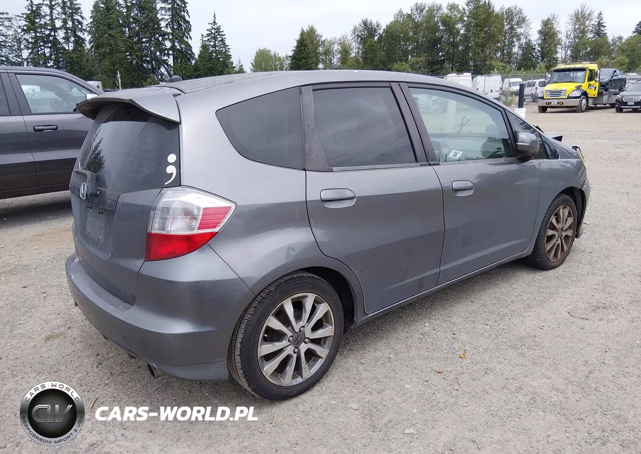 2012 Honda Fit Sport VIN:JHMGE8H5XCC007330 - 4