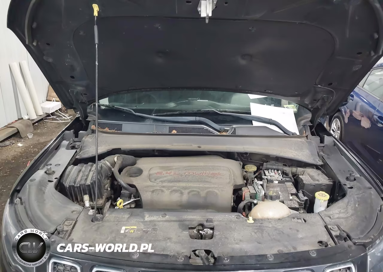 2019 Jeep Compass Latitude 4X4 VIN:3C4NJDBB2KT748473 - 10