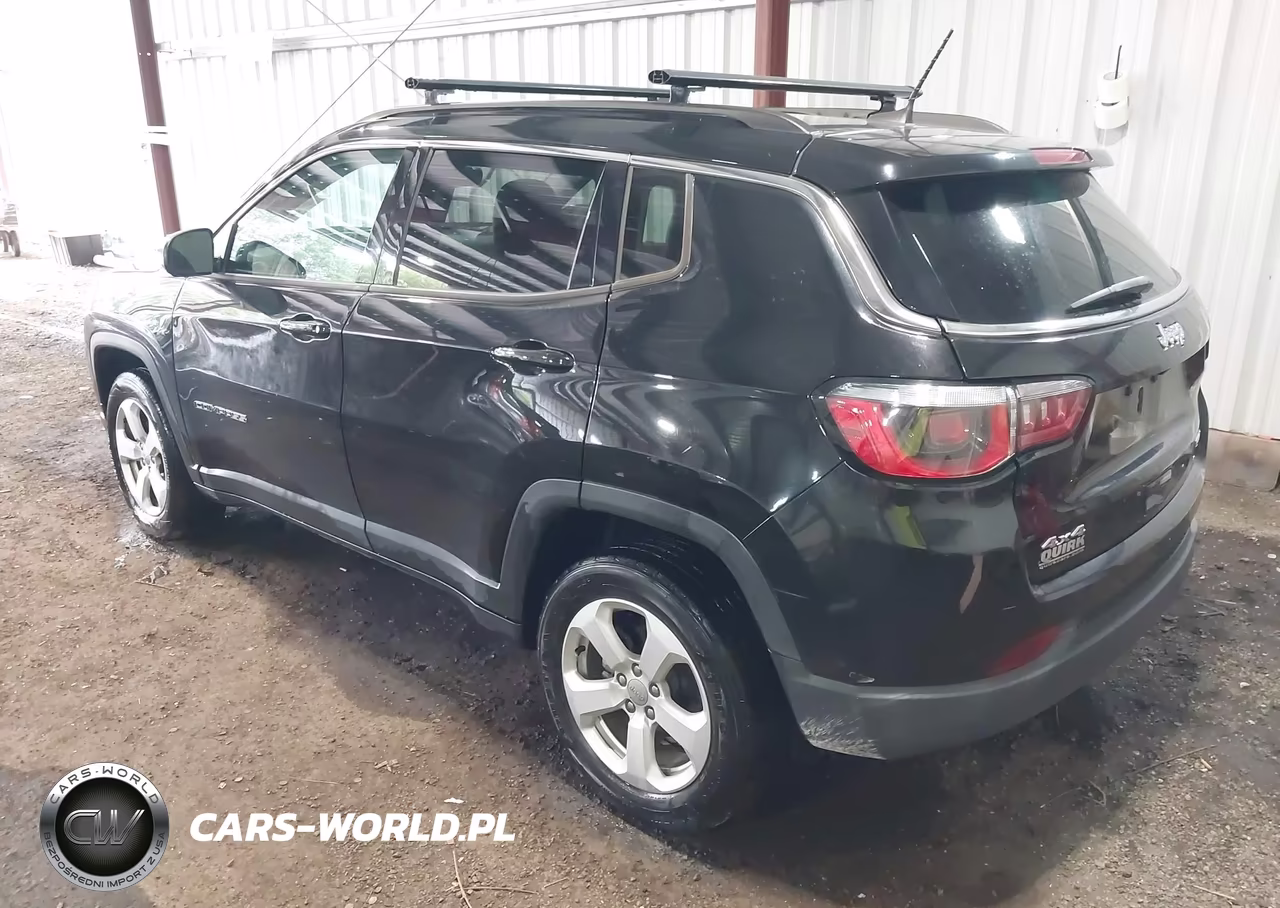 2019 Jeep Compass Latitude 4X4 VIN:3C4NJDBB2KT748473 - 3