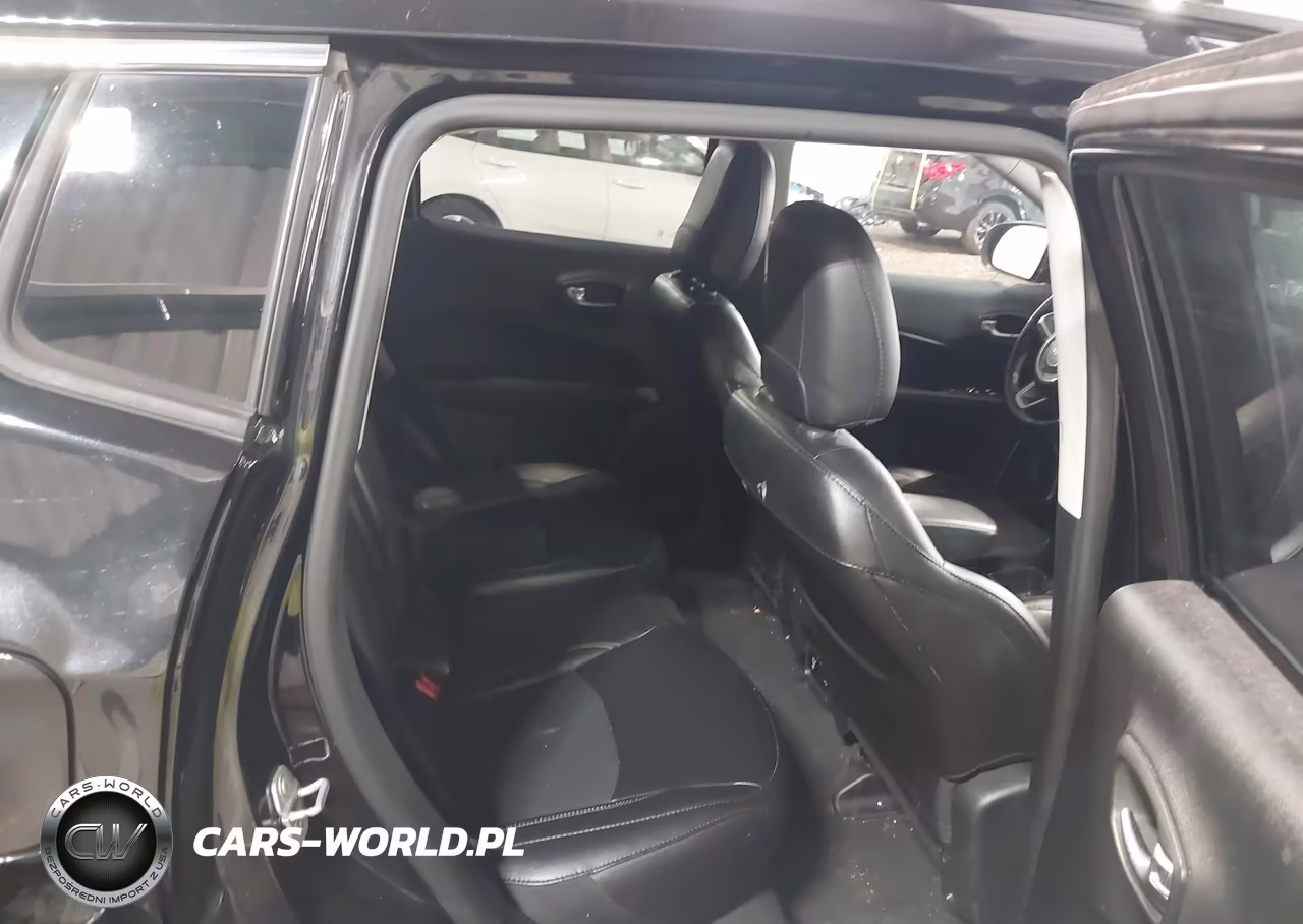 2019 Jeep Compass Latitude 4X4 VIN:3C4NJDBB2KT748473 - 8