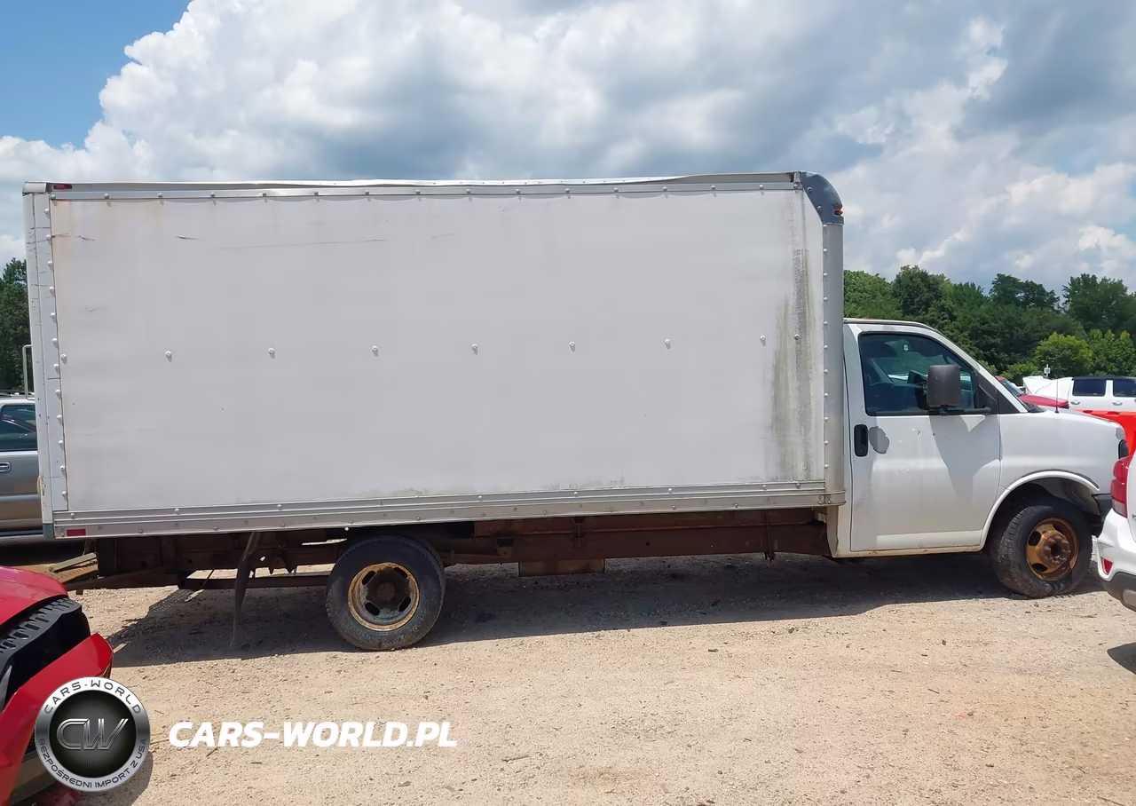 2004 GMC Savana Cutaway Standard W-C7L-C7N VIN:1GDJG31UX41908759 - 13