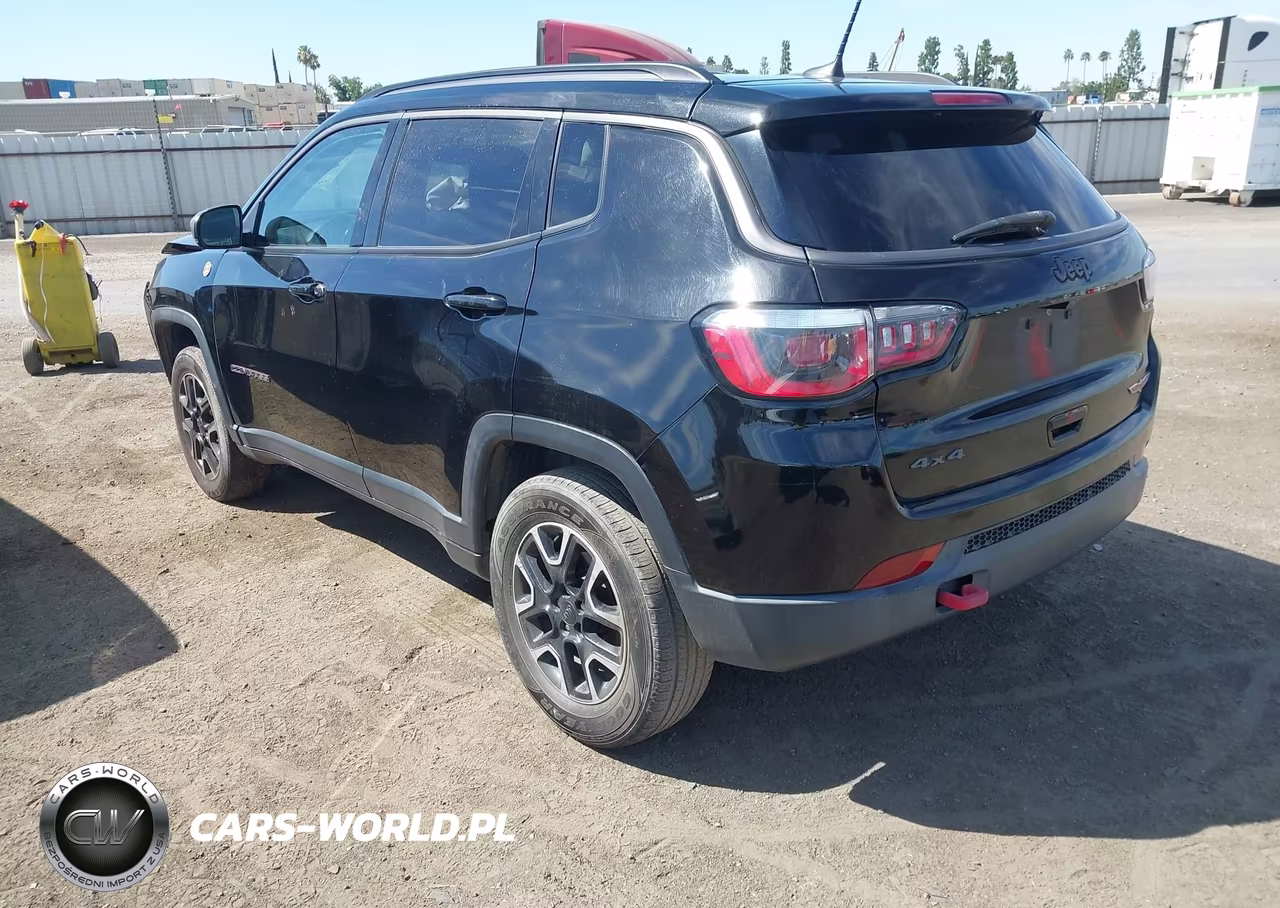 2019 Jeep Compass Trailhawk 4X4 VIN:3C4NJDDB8KT748118 - 3