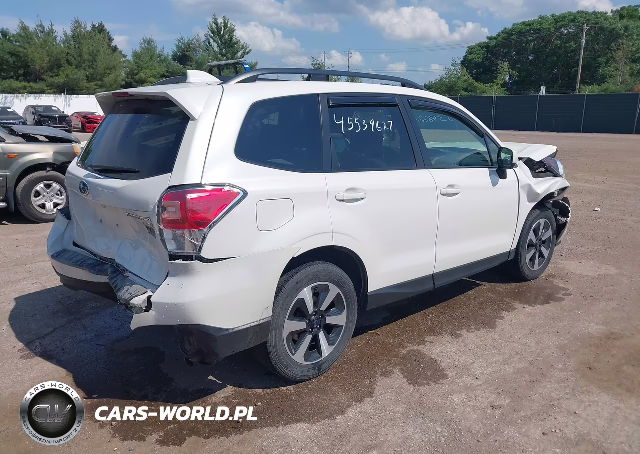 2017 Subaru Forester 2.5I Premium VIN:JF2SJAEC5HH555524 - 4