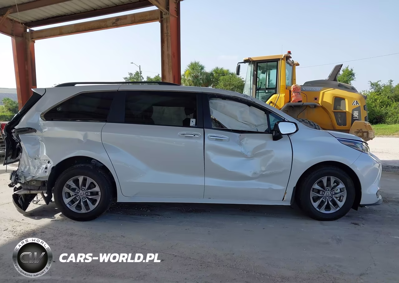 2025 Toyota Sienna Xle VIN:5TDYRKEC3SS267480 - 13