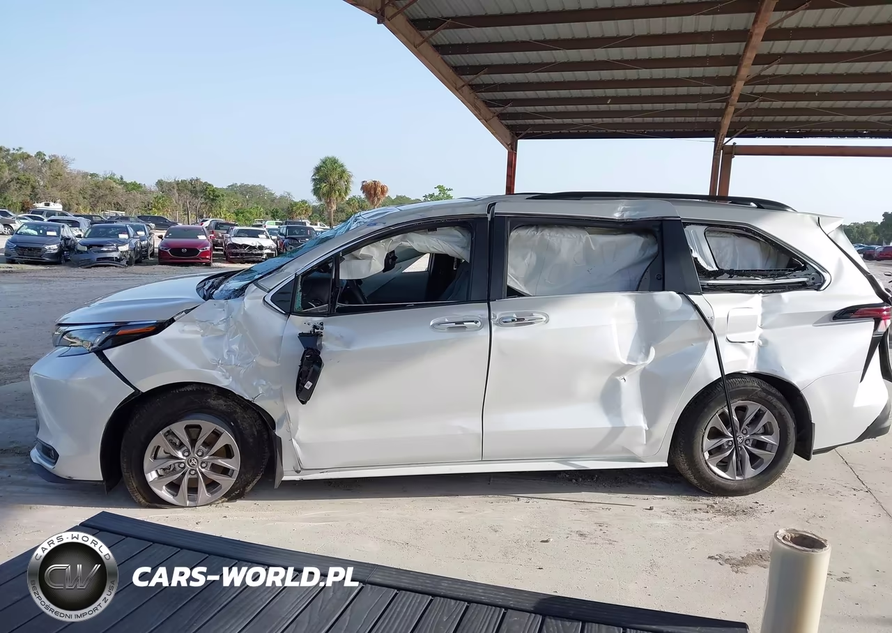 2025 Toyota Sienna Xle VIN:5TDYRKEC3SS267480 - 14