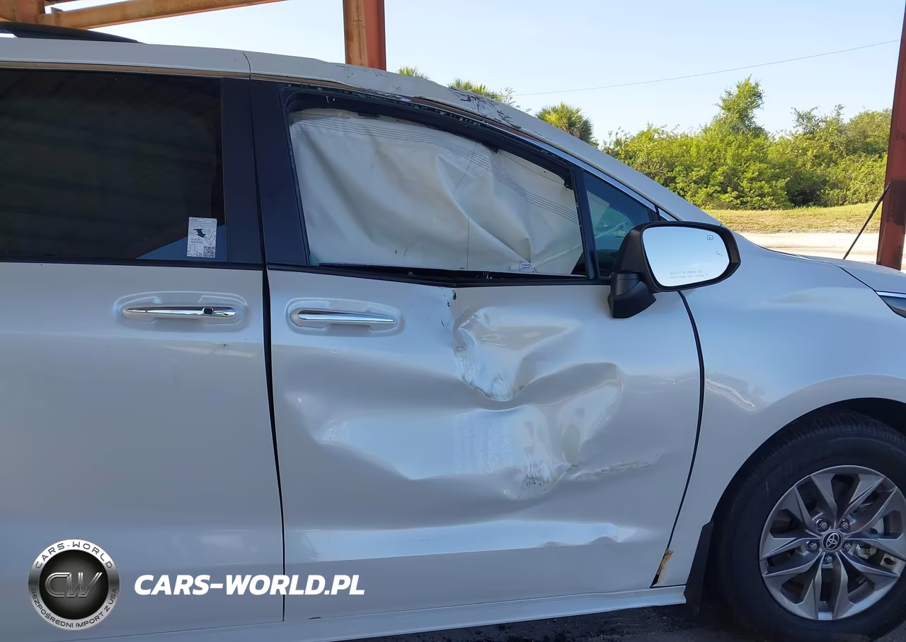 2025 Toyota Sienna Xle VIN:5TDYRKEC3SS267480 - 17