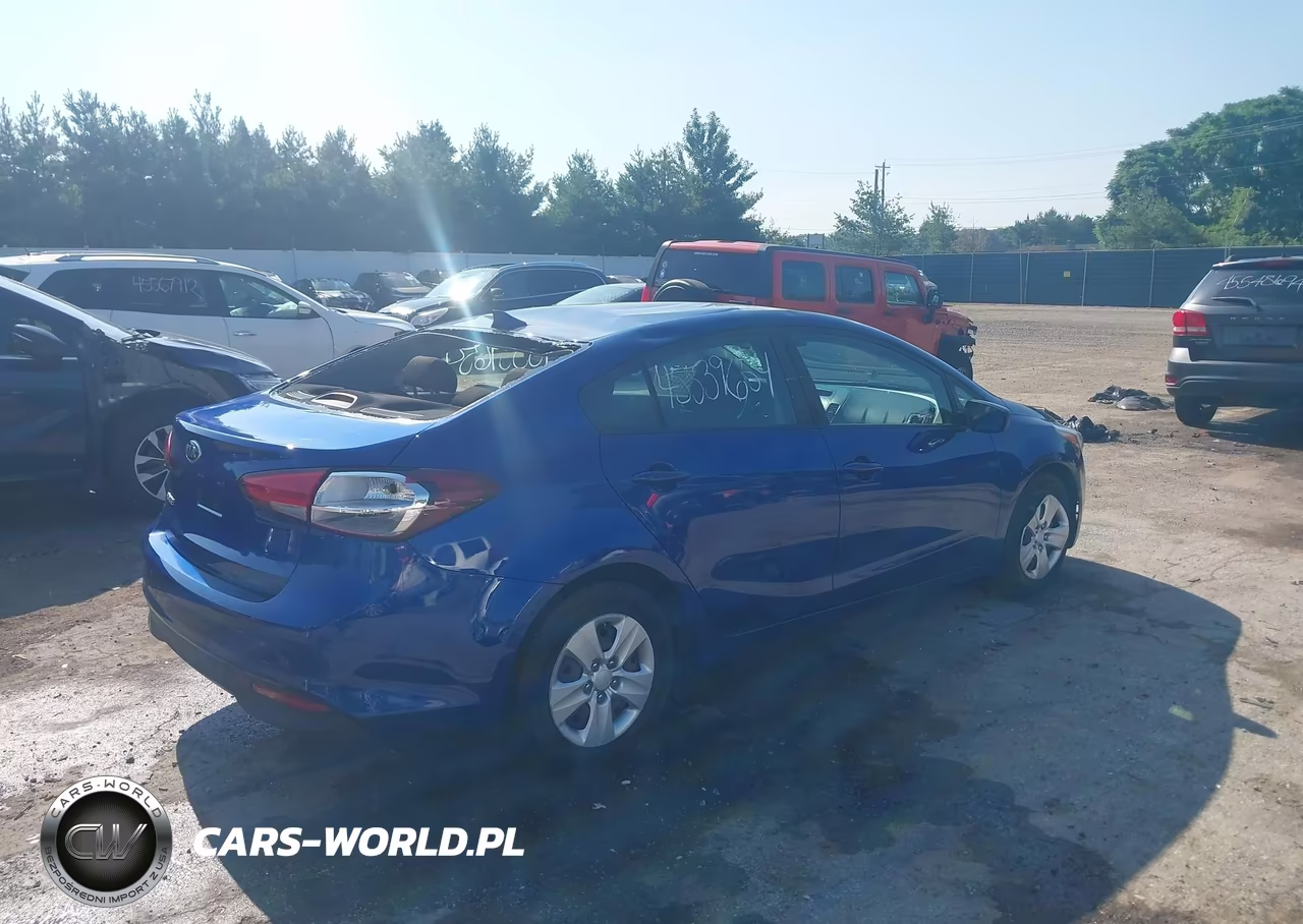 2017 Kia Forte Lx VIN:3KPFK4A77HE121361 - 4