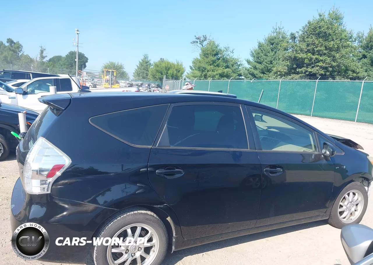 2013 Toyota Prius V Three VIN:JTDZN3EU8D3199261 - 13