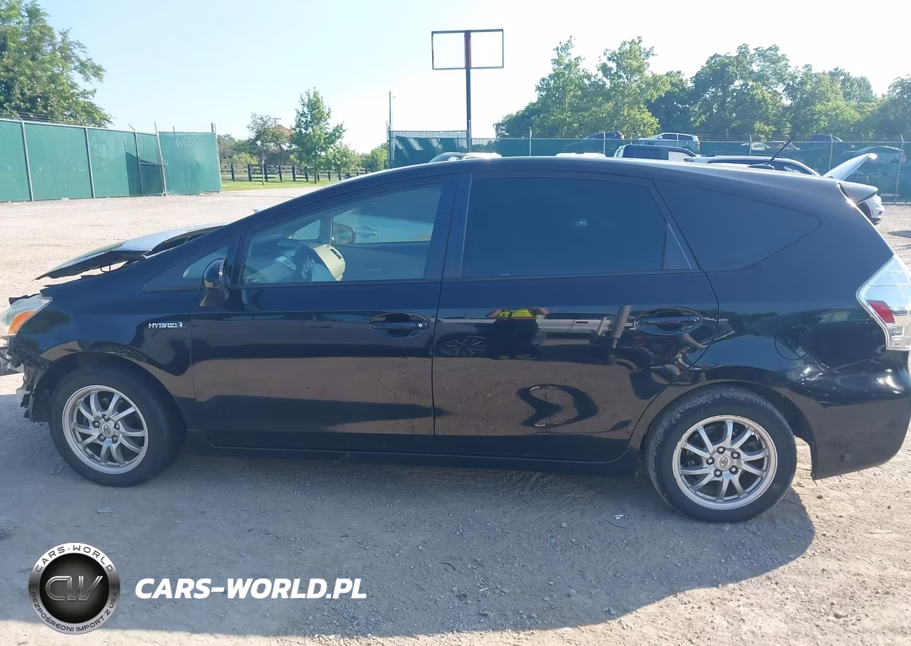 2013 Toyota Prius V Three VIN:JTDZN3EU8D3199261 - 14
