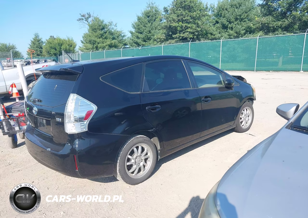 2013 Toyota Prius V Three VIN:JTDZN3EU8D3199261 - 4
