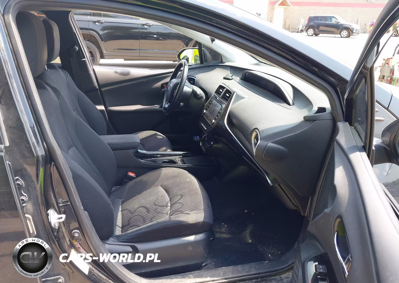 2021 Toyota Prius Prime Le VIN:JTDKAMFP5M3188116 - 5
