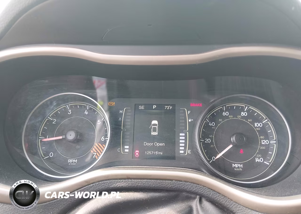 2014 Jeep Cherokee Latitude VIN:1C4PJMCB9EW201397 - 16
