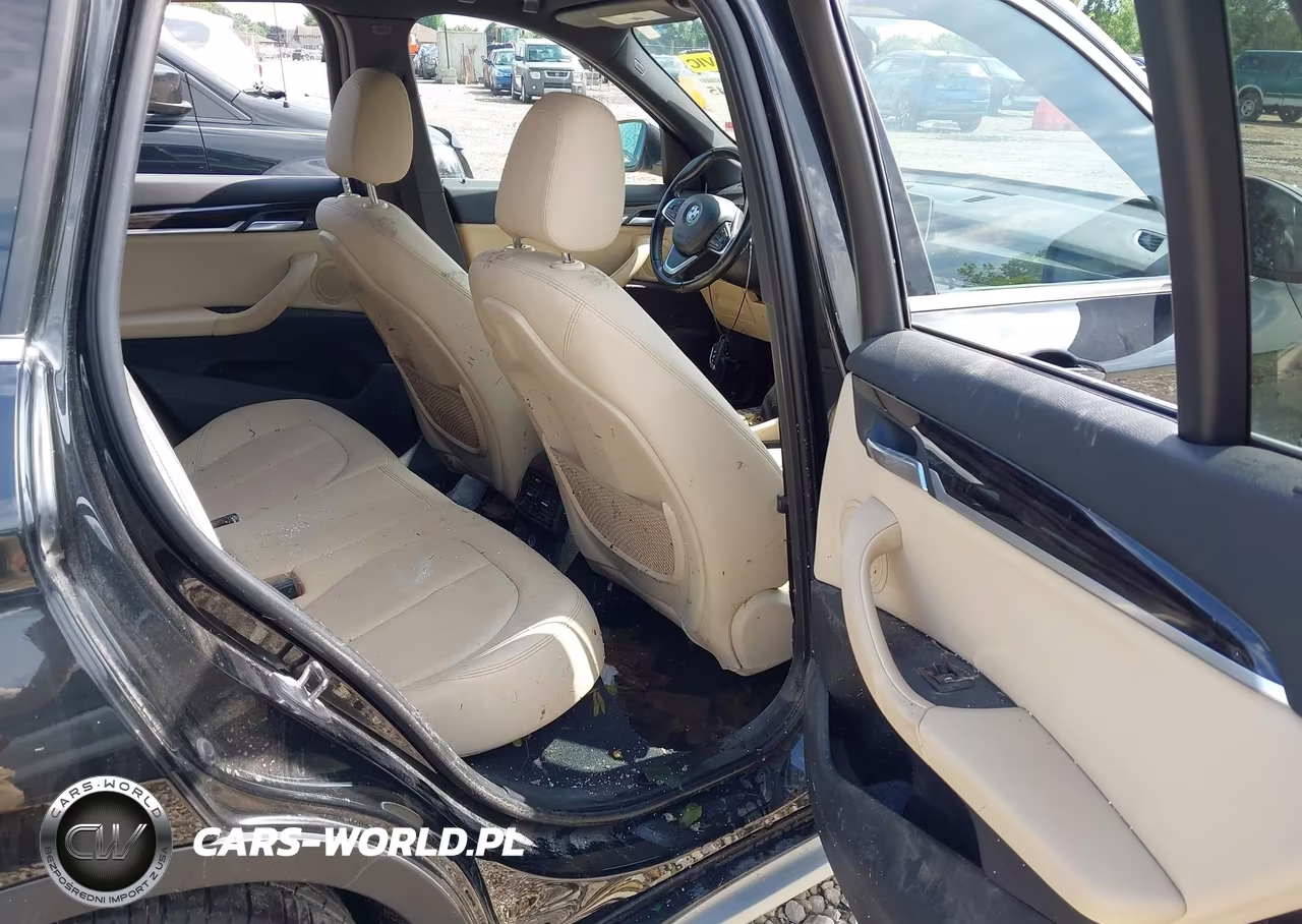 2018 BMW X1 xDrive28I VIN:WBXHT3C39J5F88198 - 8