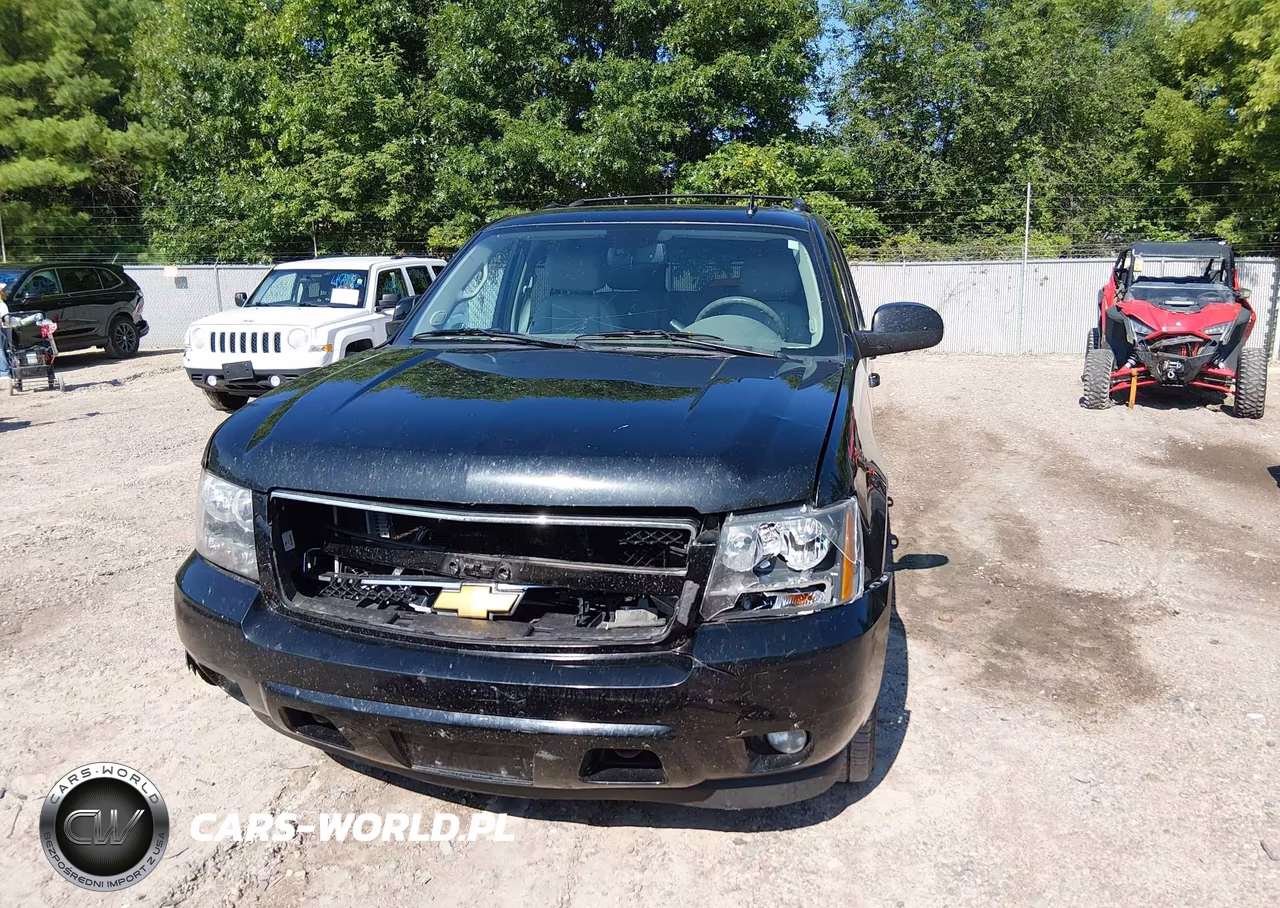 2013 Chevrolet Suburban Lt VIN:1GNSKJE70DR148074 - 12