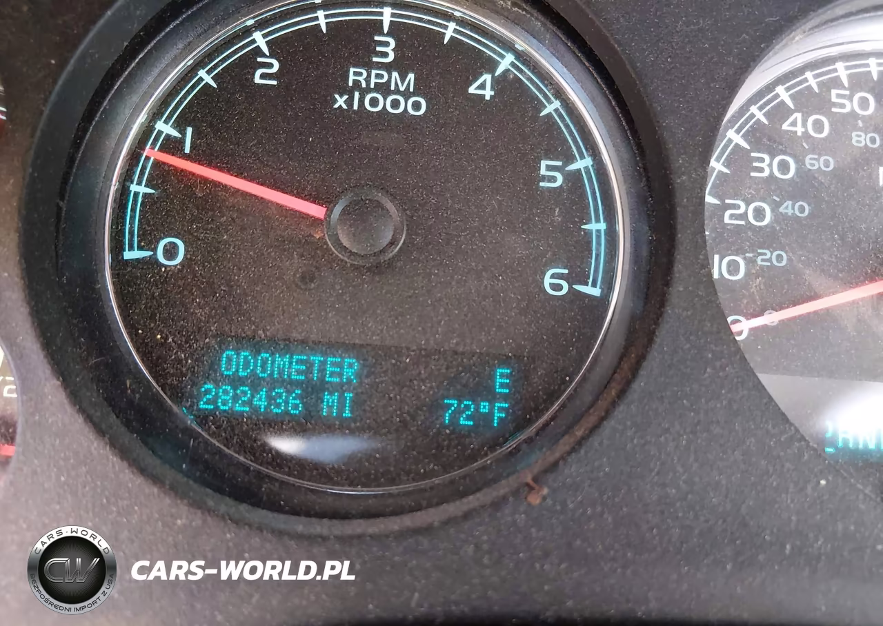 2013 Chevrolet Suburban Lt VIN:1GNSKJE70DR148074 - 15