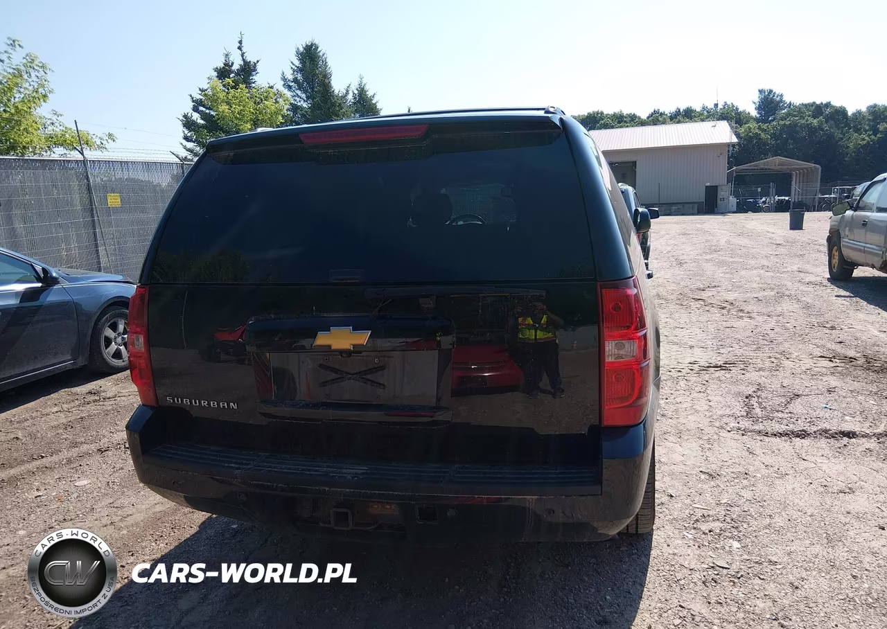 2013 Chevrolet Suburban Lt VIN:1GNSKJE70DR148074 - 16
