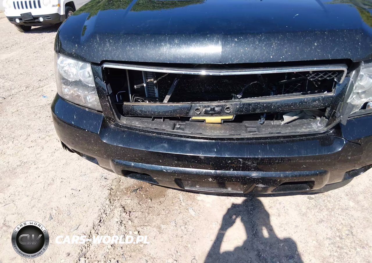 2013 Chevrolet Suburban Lt VIN:1GNSKJE70DR148074 - 17