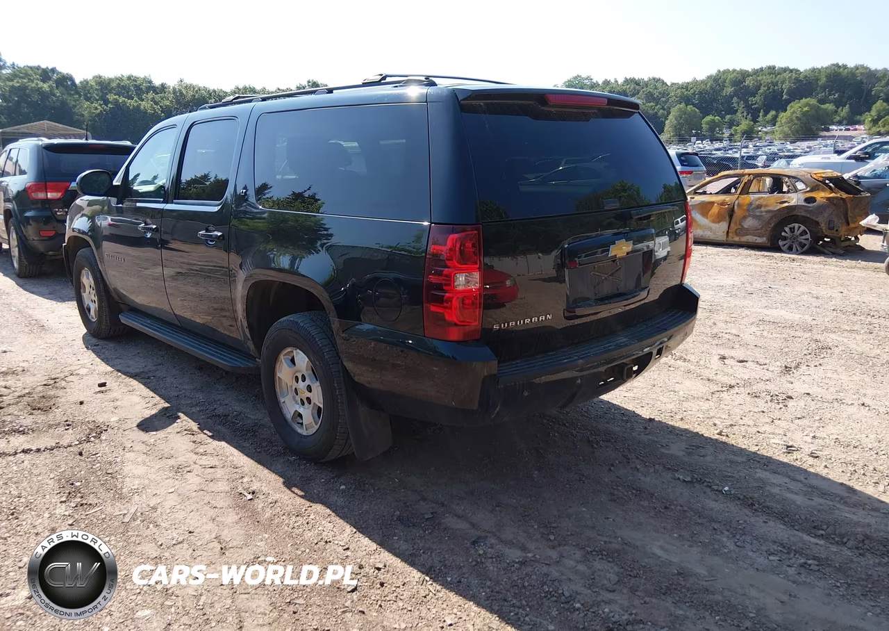 2013 Chevrolet Suburban Lt VIN:1GNSKJE70DR148074 - 3