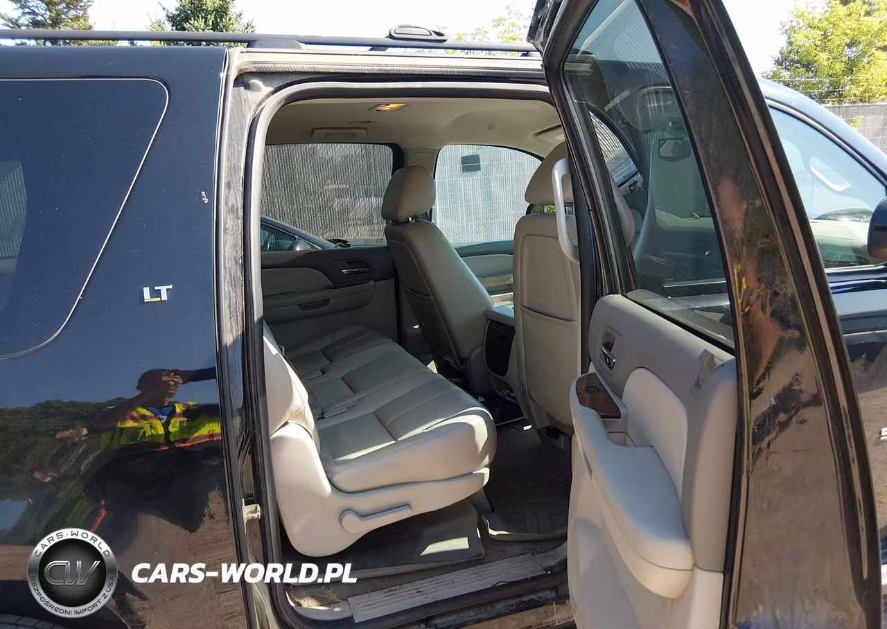 2013 Chevrolet Suburban Lt VIN:1GNSKJE70DR148074 - 8