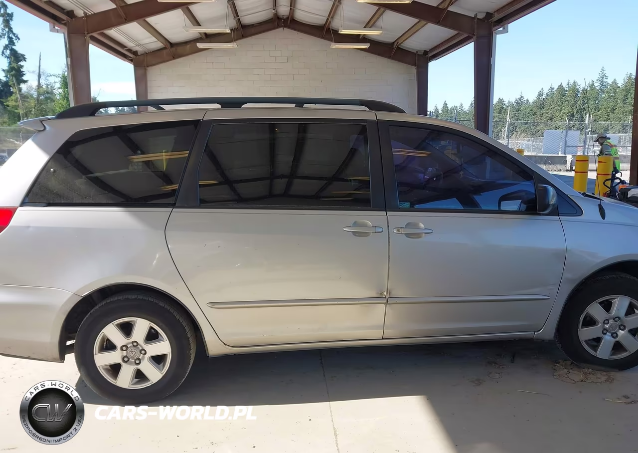 2004 Toyota Sienna Le VIN:5TDZA23C24S100187 - 14