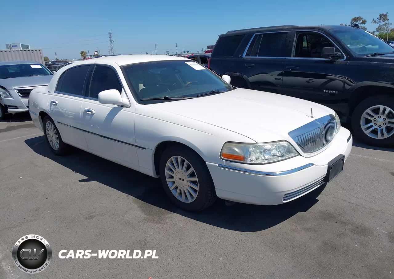 2003 Lincoln Town Car Signature