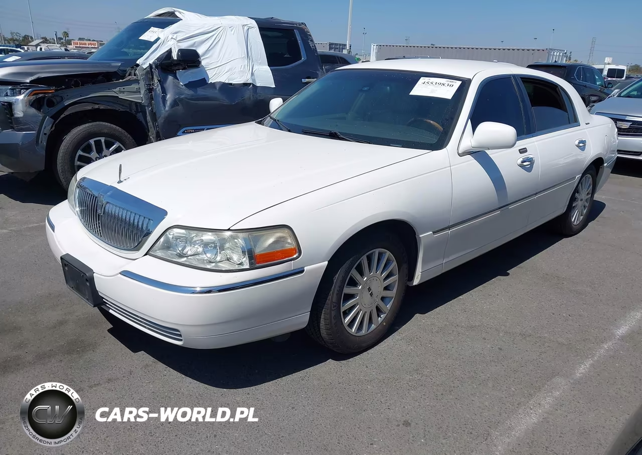 2003 Lincoln Town Car Signature VIN:1LNHM82W13Y667264 - 2