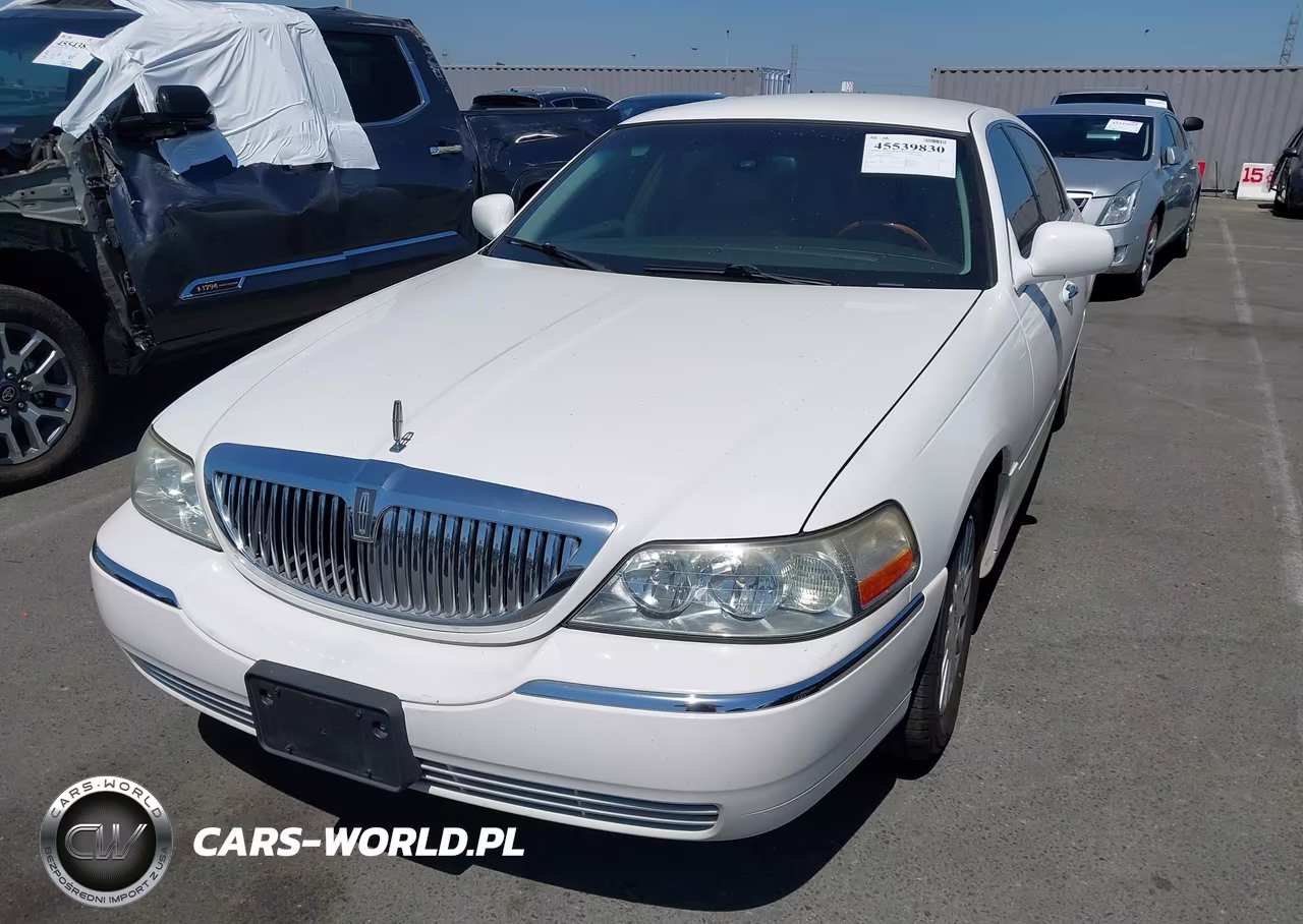 2003 Lincoln Town Car Signature VIN:1LNHM82W13Y667264 - 6