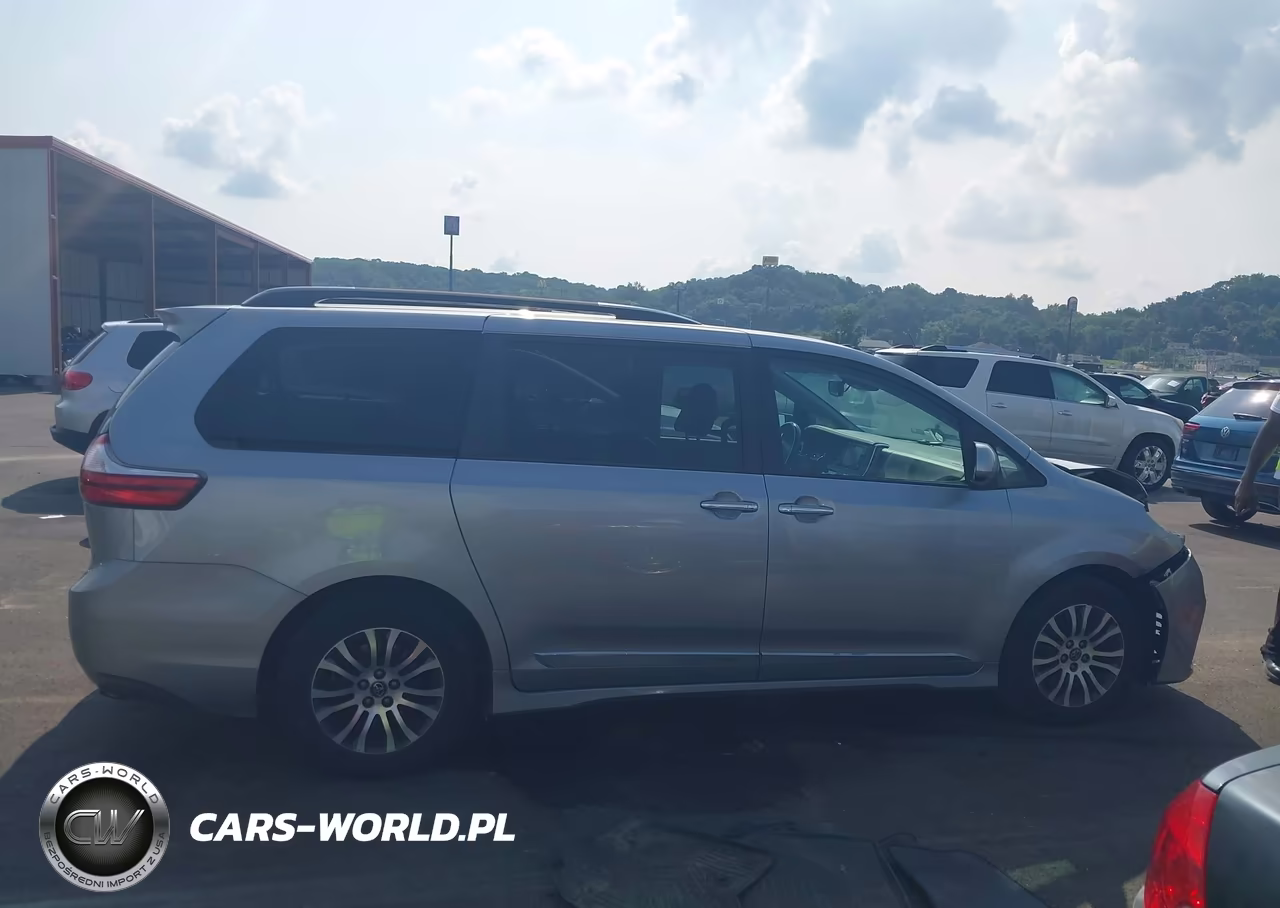 2018 Toyota Sienna Xle 8 Passenger VIN:5TDYZ3DC0JS929781 - 13