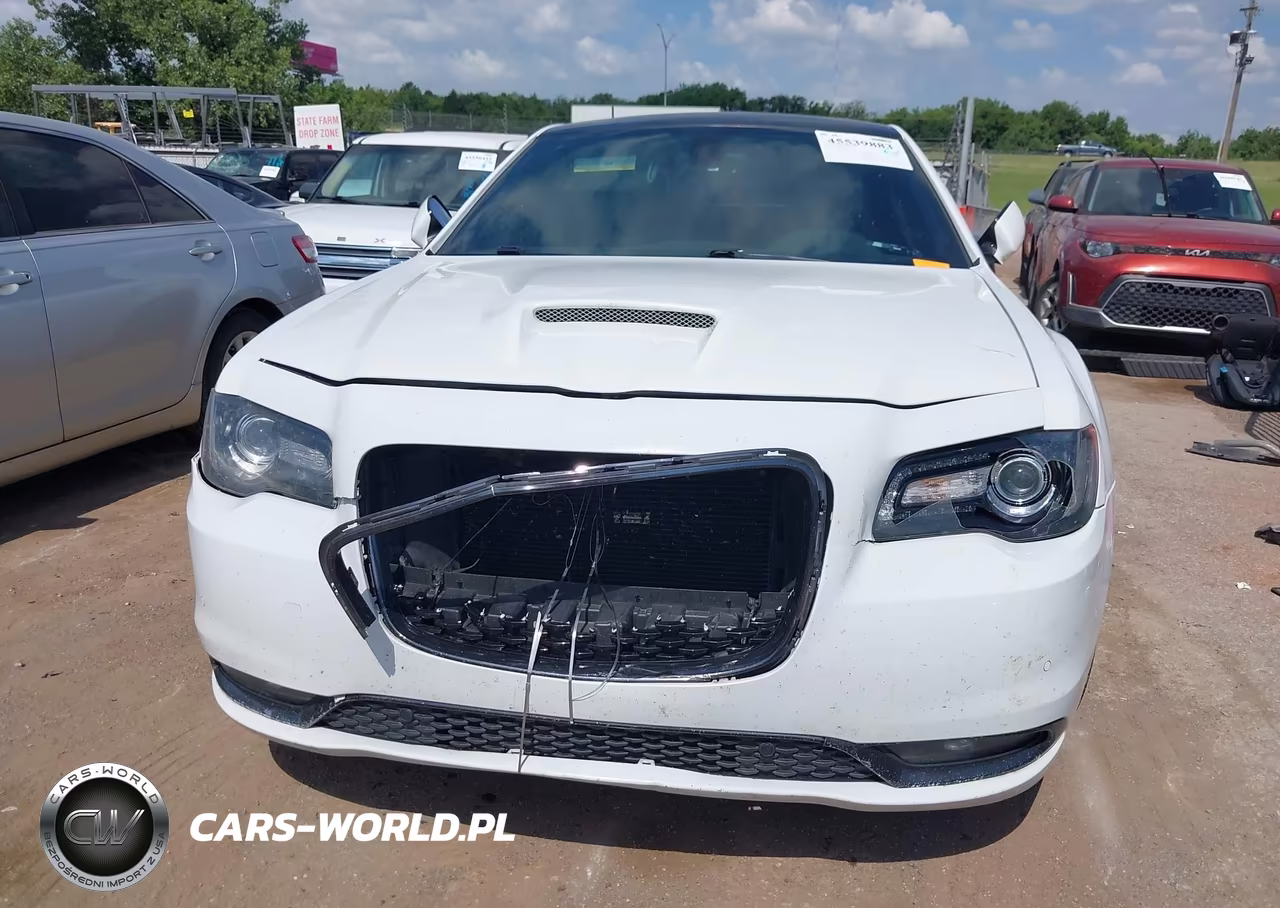 2016 Chrysler 300 300S VIN:2C3CCABT2GH220347 - 12