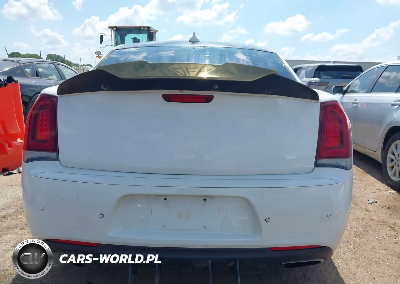2016 Chrysler 300 300S VIN:2C3CCABT2GH220347 - 16