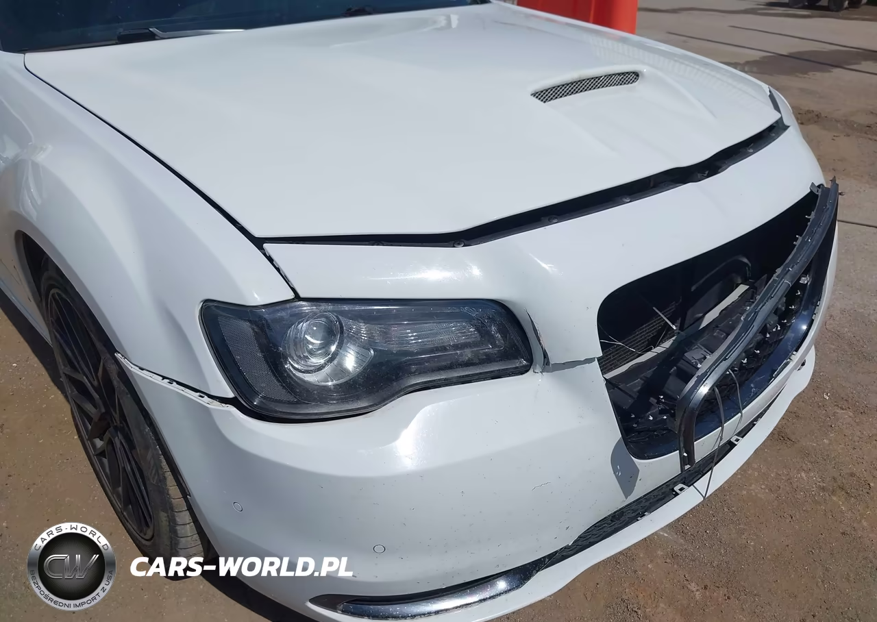2016 Chrysler 300 300S VIN:2C3CCABT2GH220347 - 6