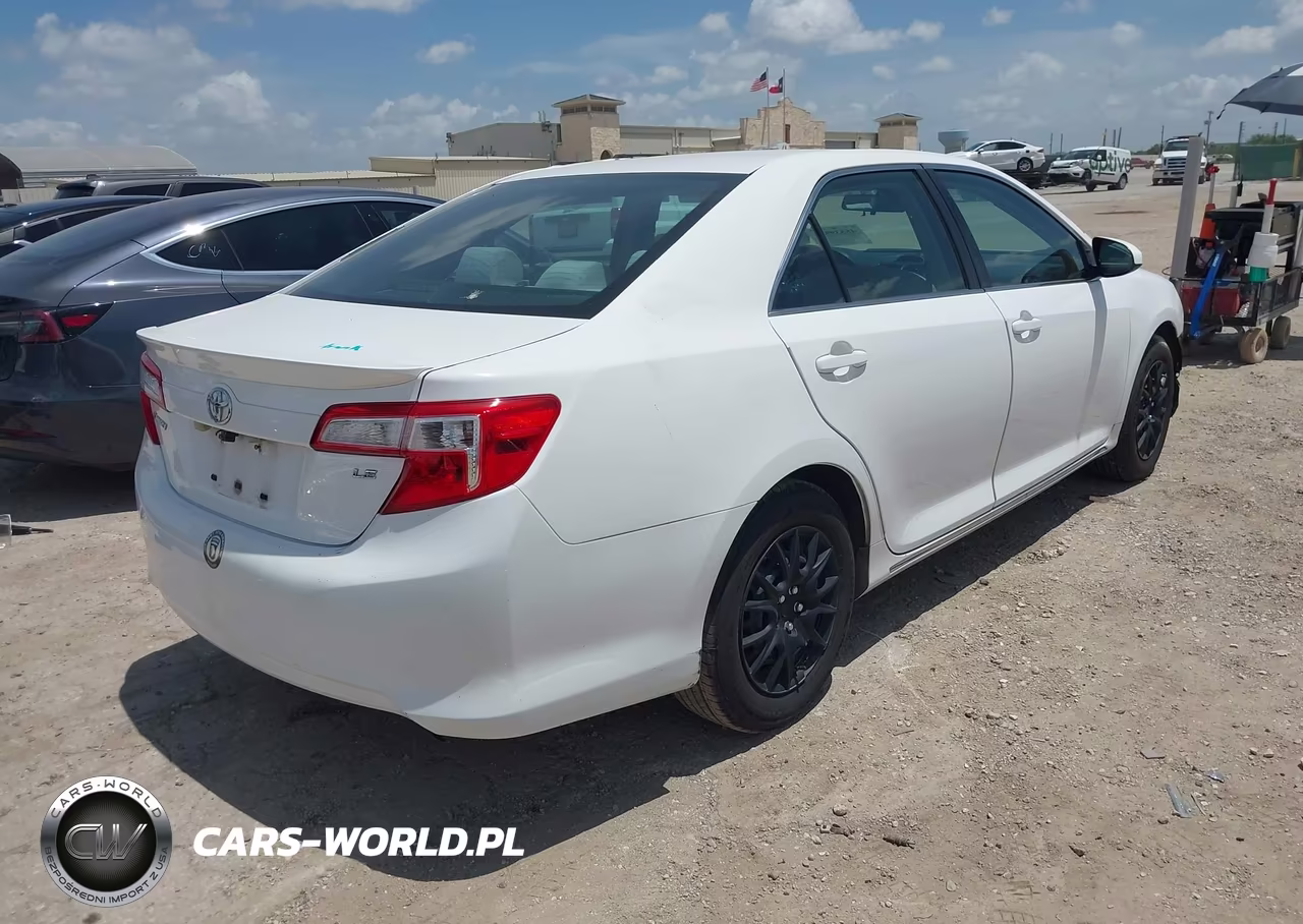 2014 Toyota Camry Le VIN:4T1BF1FK2EU342163 - 4