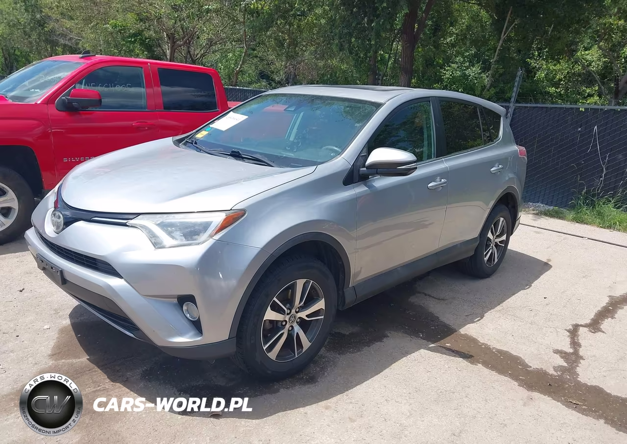 2018 Toyota Rav4 Xle VIN:2T3RFREV4JW816785 - 2