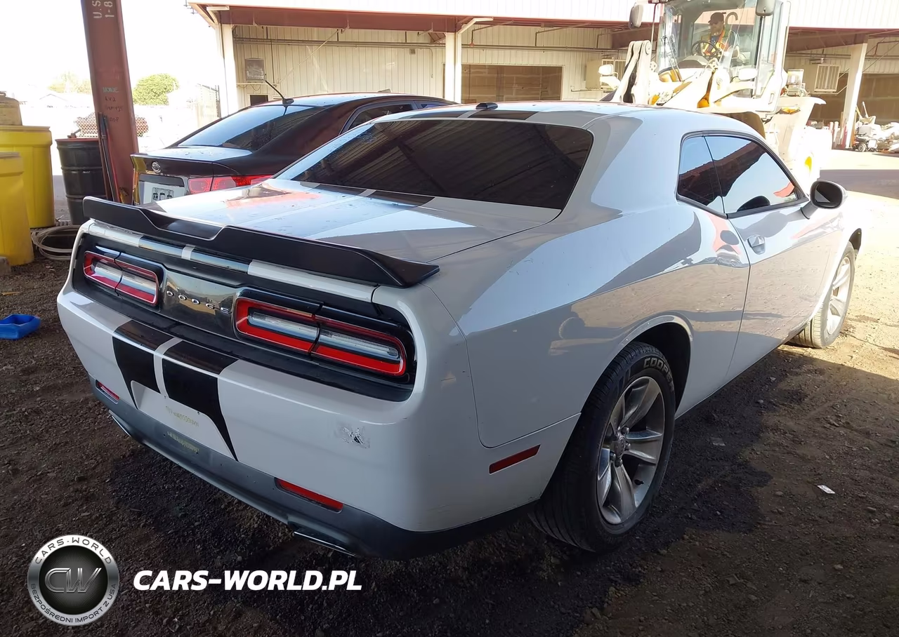 2016 Dodge Challenger Sxt VIN:2C3CDZAG9GH176850 - 4