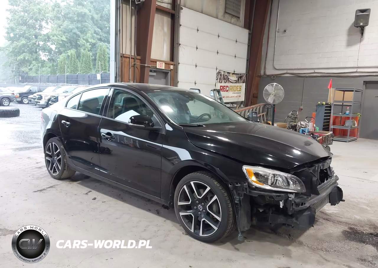 2018 Volvo S60 T5 Dynamic – zdjęcie 1 z 21
