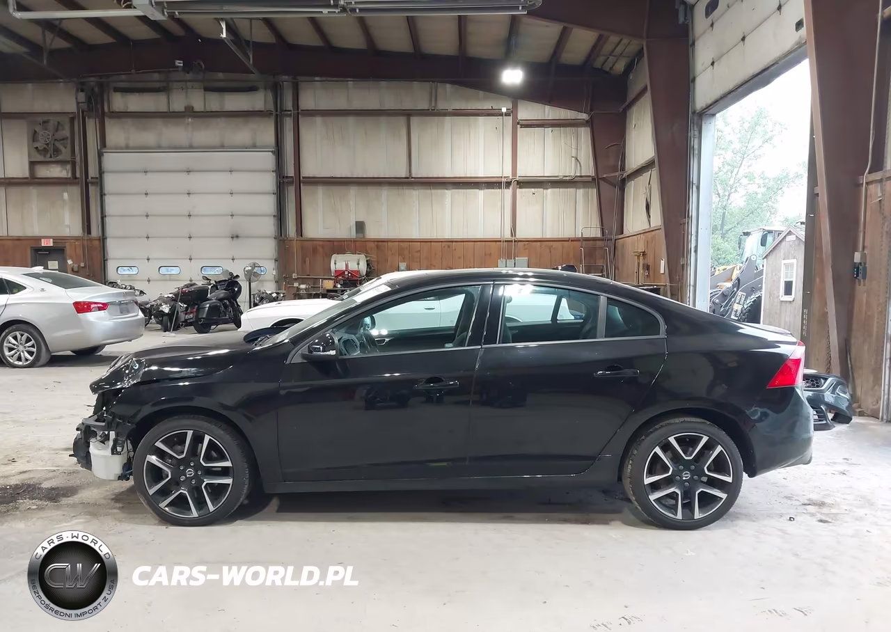 2018 Volvo S60 T5 Dynamic VIN:YV140MTL2J2459822 - 15