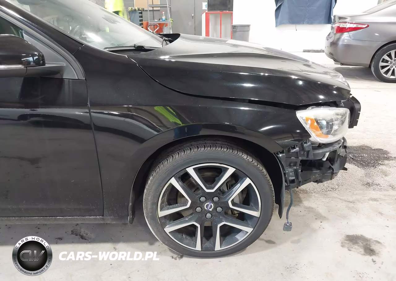 2018 Volvo S60 T5 Dynamic VIN:YV140MTL2J2459822 - 20