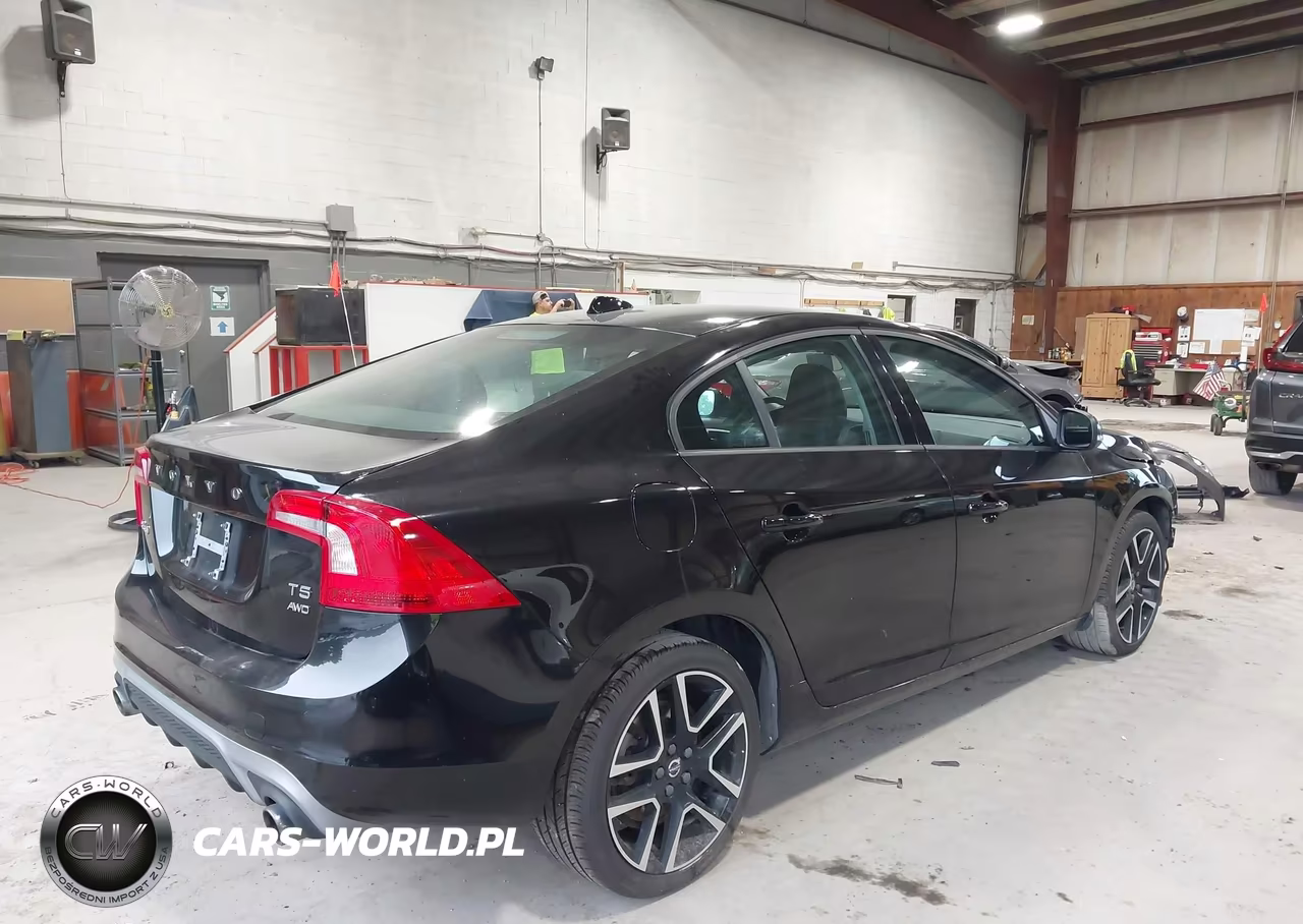 2018 Volvo S60 T5 Dynamic VIN:YV140MTL2J2459822 - 4
