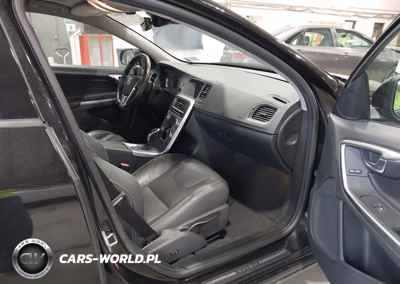 2018 Volvo S60 T5 Dynamic VIN:YV140MTL2J2459822 - 5