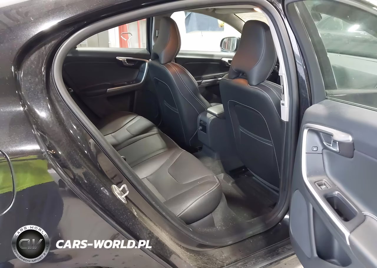 2018 Volvo S60 T5 Dynamic VIN:YV140MTL2J2459822 - 8