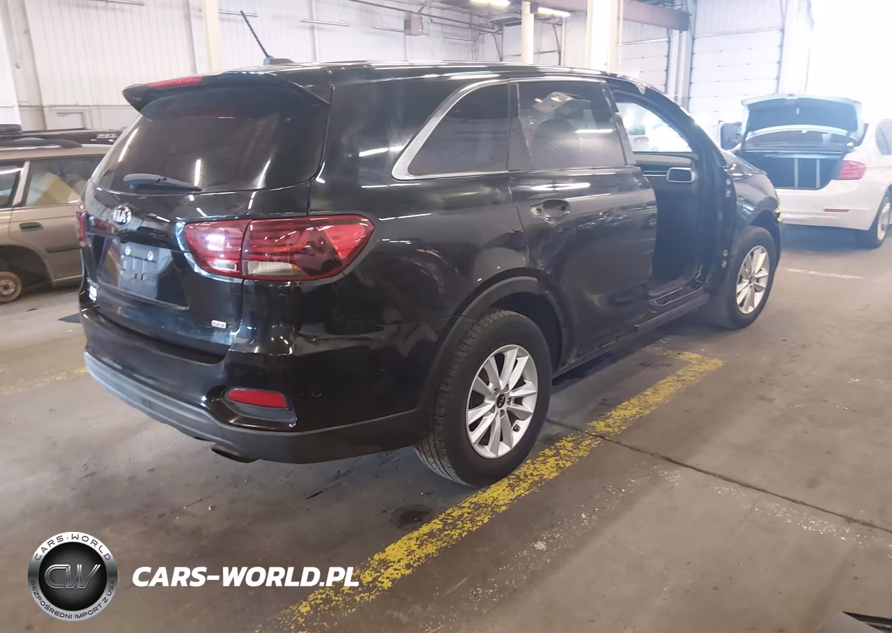 2019 Kia Sorento 2.4L L VIN:5XYPG4A34KG578223 - 4