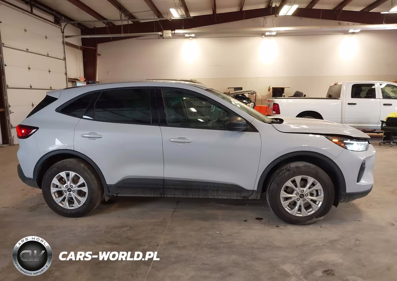 2025 Ford Escape Active VIN:1FMCU9GN7SUB63579 - 13