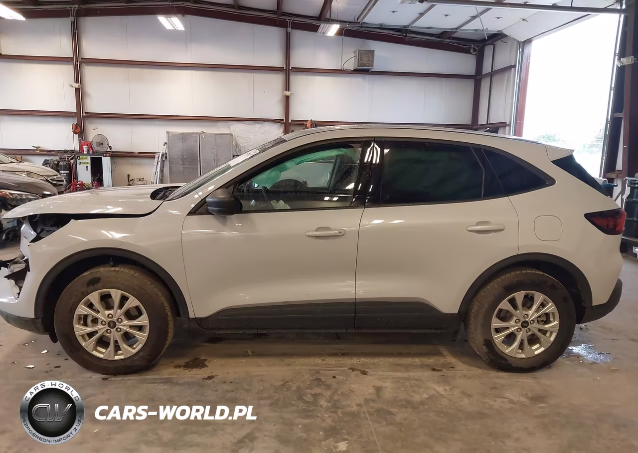 2025 Ford Escape Active VIN:1FMCU9GN7SUB63579 - 14