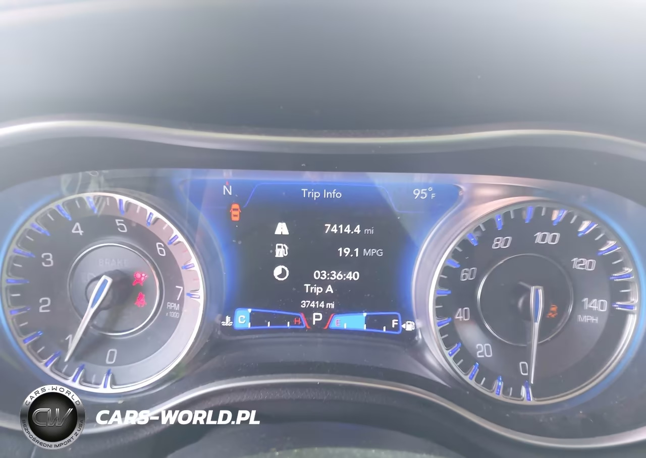 2022 Chrysler 300 Touring VIN:2C3CCAAG2NH203761 - 7