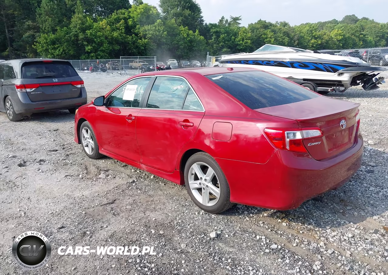 2014 Toyota Camry Se VIN:4T1BF1FK5EU744579 - 3