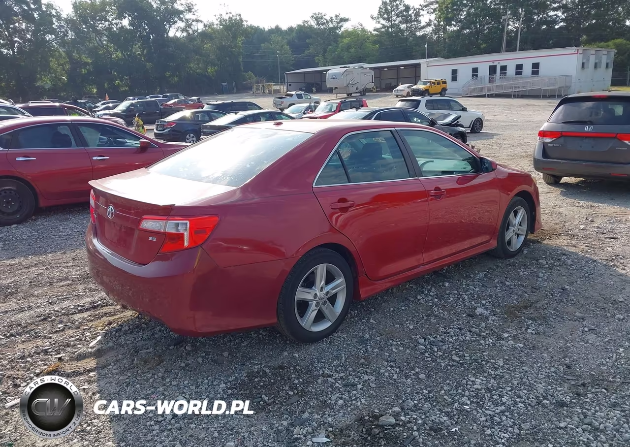 2014 Toyota Camry Se VIN:4T1BF1FK5EU744579 - 4