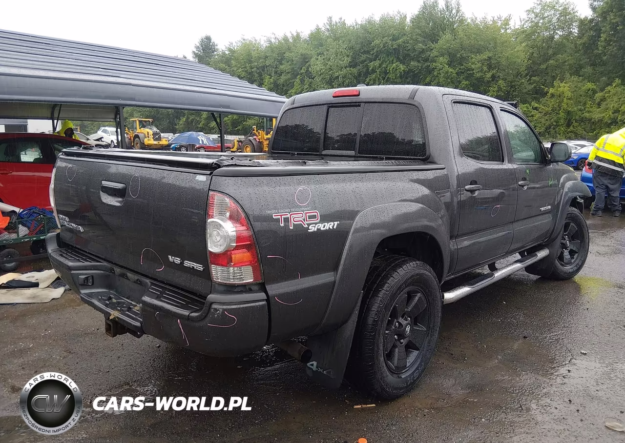 2010 Toyota Tacoma Base V6 VIN:3TMLU4EN7AM040877 - 4