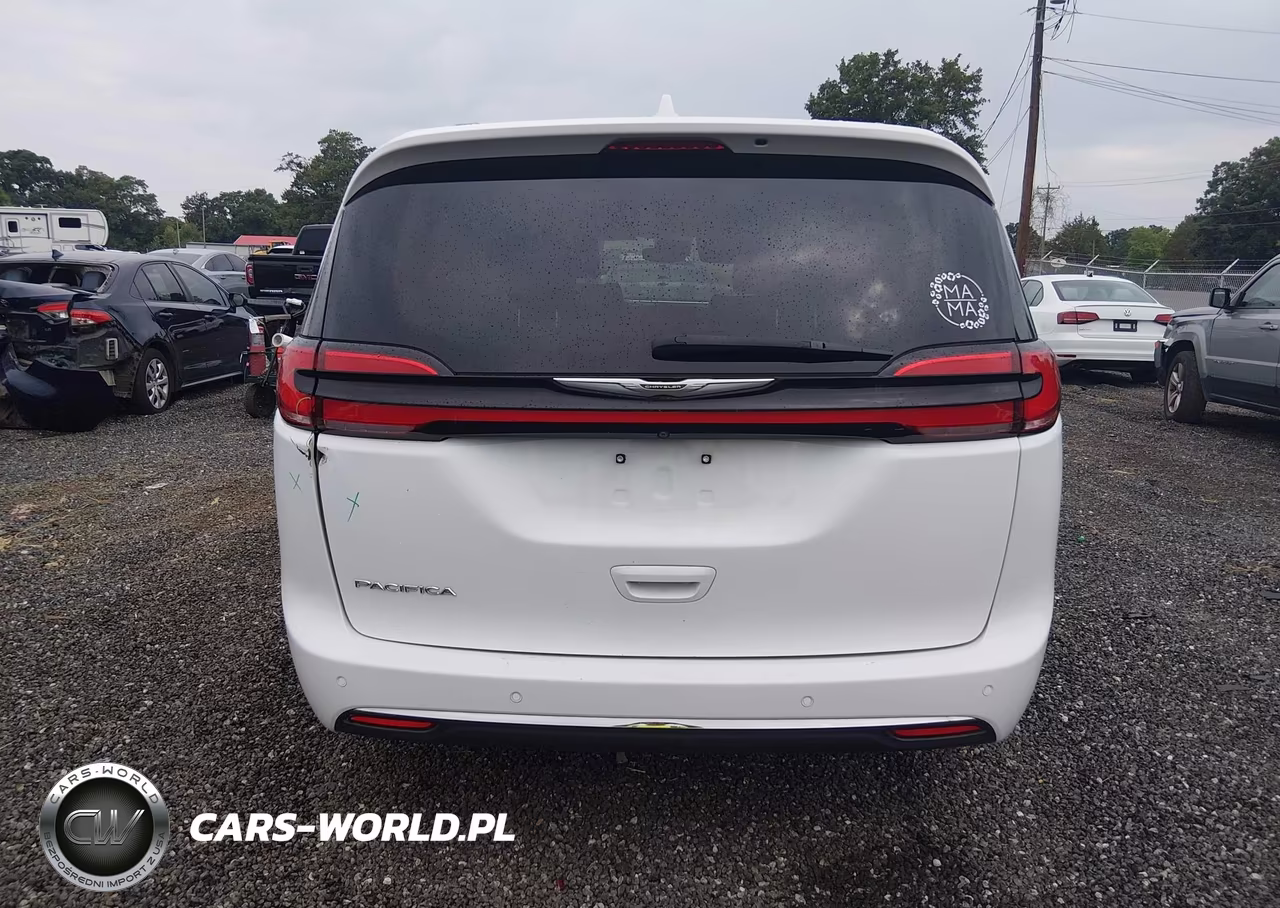 2022 Chrysler Pacifica Touring L VIN:2C4RC1BG0NR125558 - 16