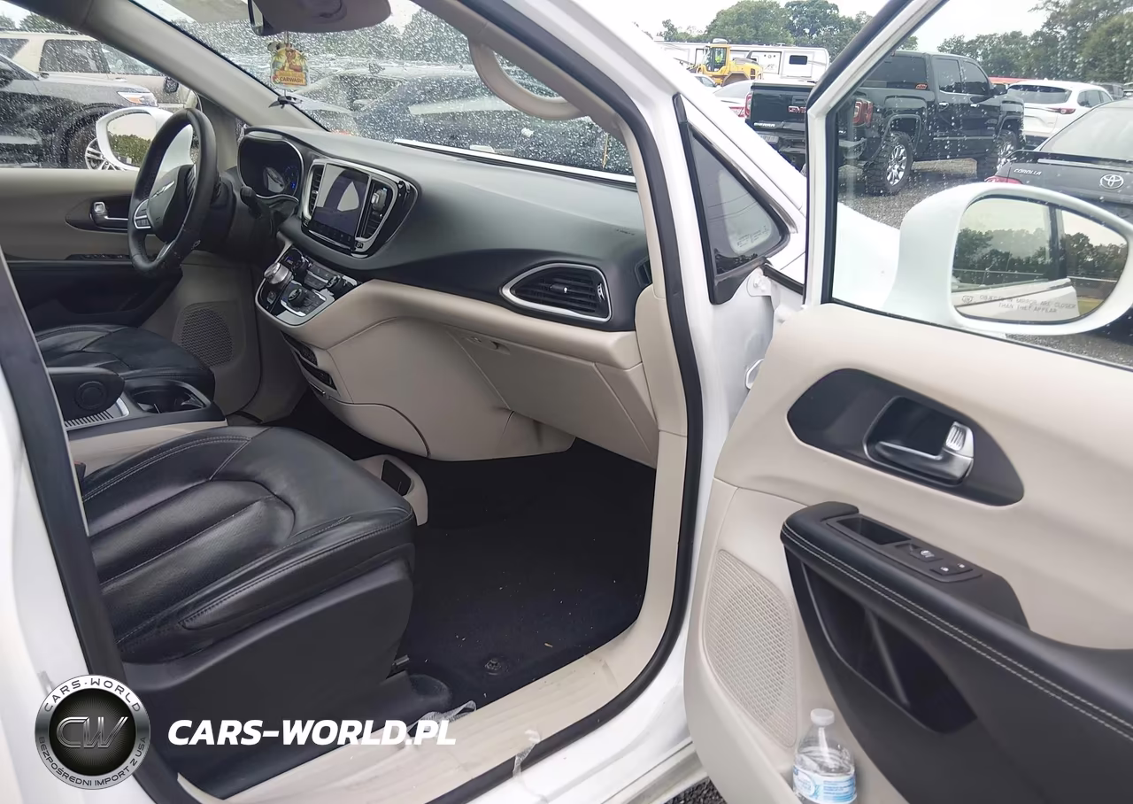 2022 Chrysler Pacifica Touring L VIN:2C4RC1BG0NR125558 - 5
